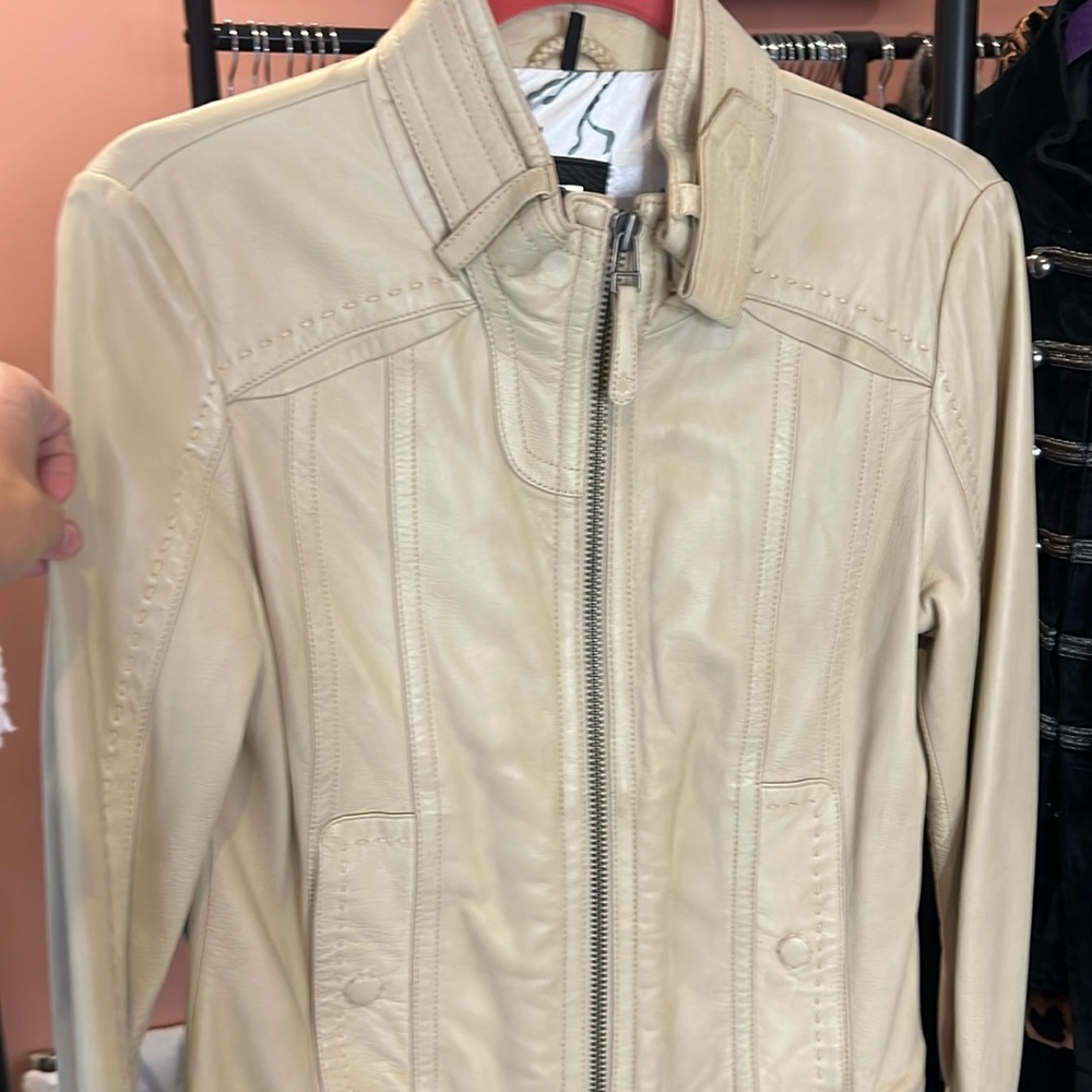 ARITZIA leather buttercream lambs leather jacket